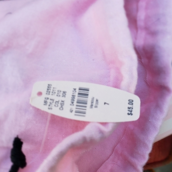 Victoria's Secret Boundle of 4 - Picture 9 of 11